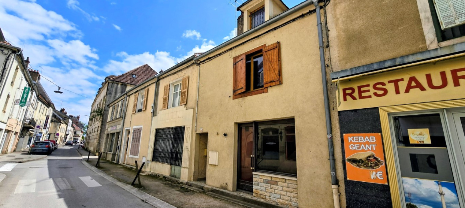 Maison à 
Gray
