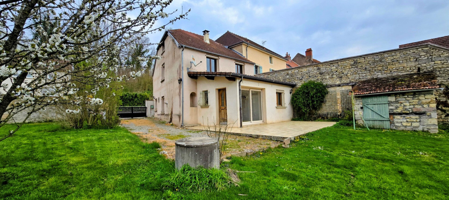 Maison à 
Mirebeau Sur Beze