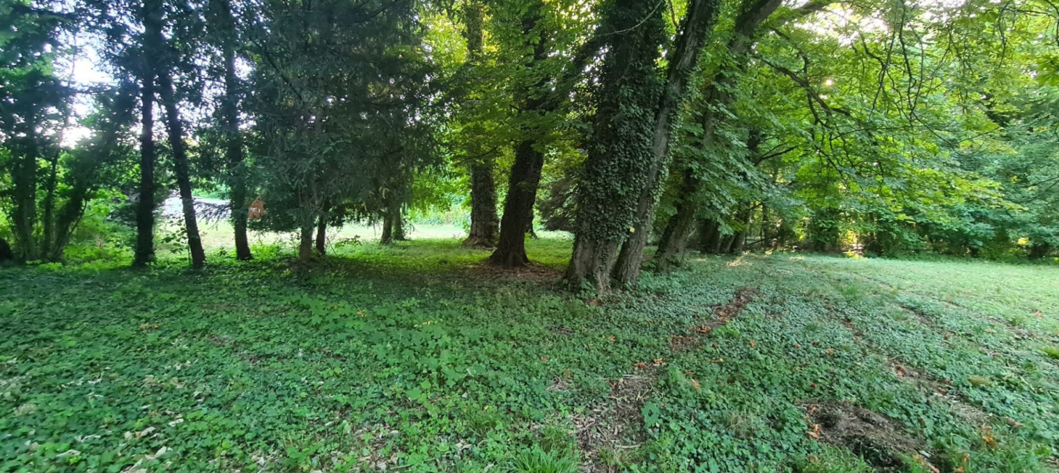 Terrain à 
Dijon