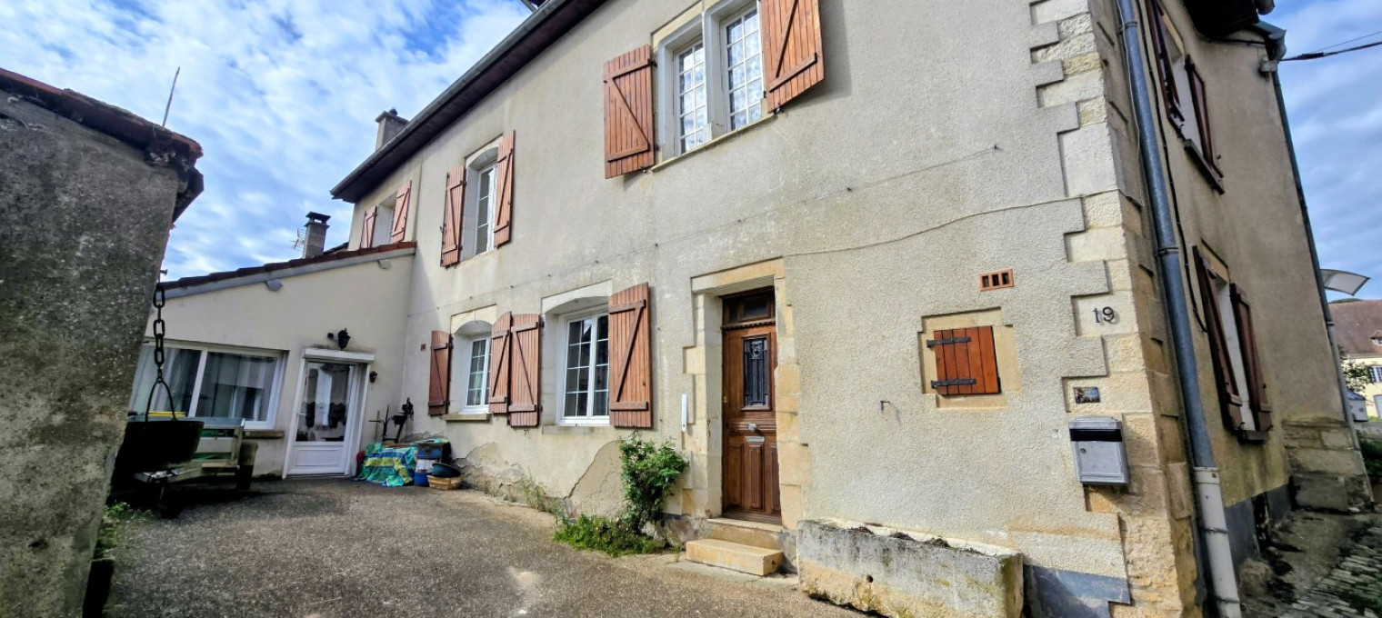 Maison à 
Champlitte