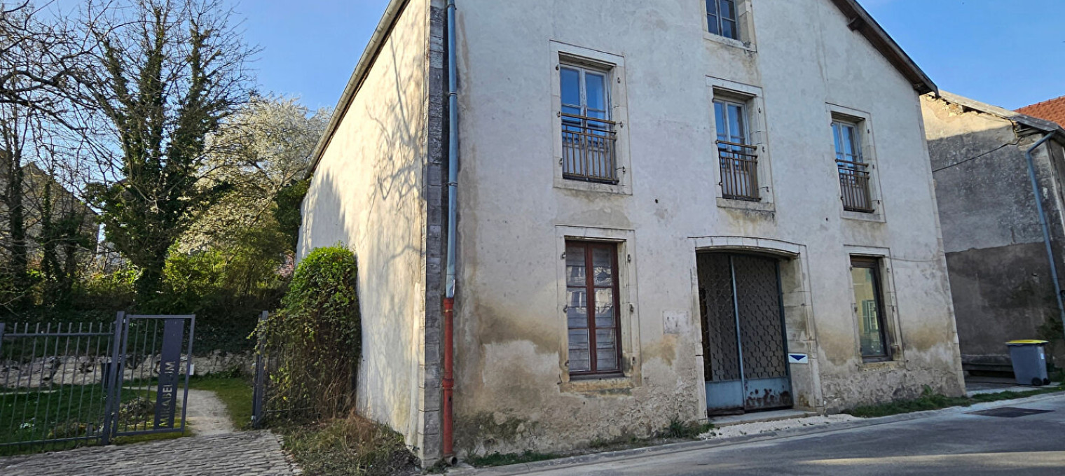 Inconnu Ã  
Mirebeau Sur BÃ¨ze