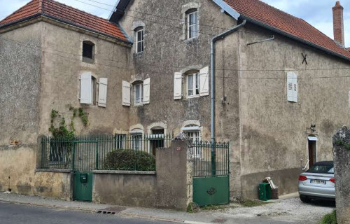 Maison Ã  
Mantoche