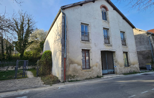 Inconnu Ã  
Mirebeau Sur BÃ¨ze